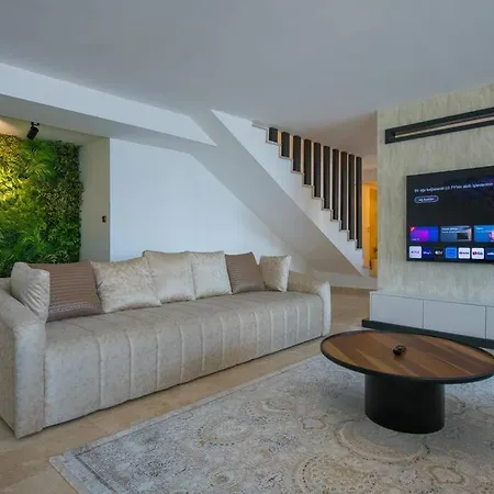 Front Super Boss 2 *