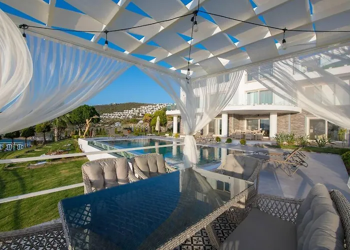 Front Super Vılla Boss 2 Villa