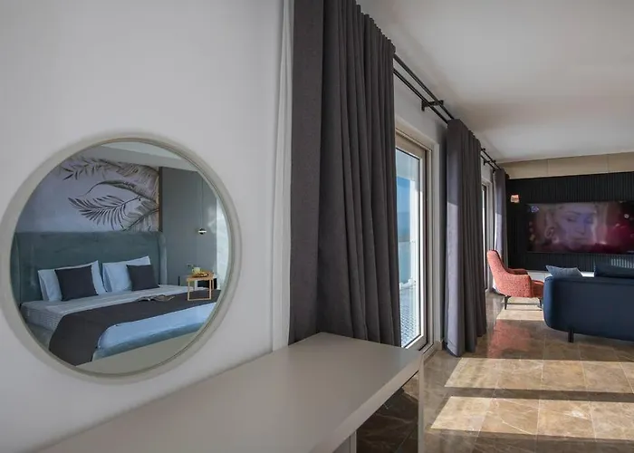 Villa Front Super Vılla Boss 2 *